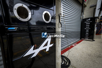 2024-06-16 - pitlane, Alpine Endurance Team during the 2024 24 Hours of Le Mans, 4th round of the 2024 FIA World Endurance Championship, on the Circuit des 24 Heures du Mans, from June 15 to 16, 2024 in Le Mans, France - 24 HEURES DU MANS 2024 - RACE - ENDURANCE - MOTORS