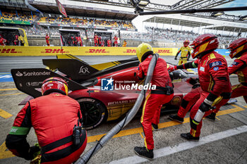 2024-06-16 - pitstop, arrêt aux stands, ravitaillement essence, refueling during the 2024 24 Hours of Le Mans, 4th round of the 2024 FIA World Endurance Championship, on the Circuit des 24 Heures du Mans, from June 15 to 16, 2024 in Le Mans, France - 24 HEURES DU MANS 2024 - RACE - ENDURANCE - MOTORS