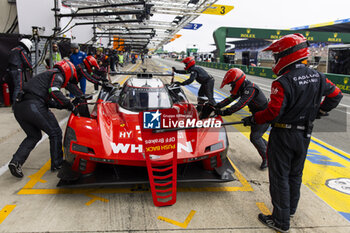 2024-06-16 - during the 2024 24 Hours of Le Mans, 4th round of the 2024 FIA World Endurance Championship, on the Circuit des 24 Heures du Mans, from June 15 to 16, 2024 in Le Mans, France - 24 HEURES DU MANS 2024 - RACE - ENDURANCE - MOTORS