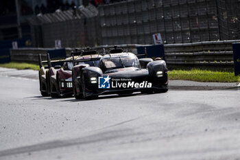 2024-06-16 - 07 LOPEZ José María (arg), KOBAYASHI Kamui (jpn), DE VRIES Nyck (nld), Toyota Gazoo Racing, Toyota GR010 - Hybrid #07, Hypercar, FIA WEC, 50 FUOCO Antonio (ita), MOLINA Miguel (spa), NIELSEN Nicklas (dnk), Ferrari AF Corse, Ferrari 499P #50, Hypercar, FIA WEC, 83 KUBICA Robert (pol), SHWARTZMAN Robert (isr), YE Yifei (chn), AF Corse, Ferrari 499P #83, Hypercar, FIA WEC, action during the 2024 24 Hours of Le Mans, 4th round of the 2024 FIA World Endurance Championship, on the Circuit des 24 Heures du Mans, from June 15 to 16, 2024 in Le Mans, France - 24 HEURES DU MANS 2024 - RACE - ENDURANCE - MOTORS