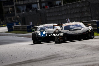 2024-06-16 - 777 SORENSEN Marco (dnk), BASTARD Erwan (fra), HOSHINO Satoshi (jpn), D'Station Racing, Aston Martin Vantage GT3 #777, LM GT3, FIA WEC, 59 SAUCY Grégoire (swi), COTTINGHAM James (gbr), COSTA Nicolas (bra), United Autosports, McLaren 720S GT3 Evo #59, LM GT3, FIA WEC, action during the 2024 24 Hours of Le Mans, 4th round of the 2024 FIA World Endurance Championship, on the Circuit des 24 Heures du Mans, from June 15 to 16, 2024 in Le Mans, France - 24 HEURES DU MANS 2024 - RACE - ENDURANCE - MOTORS