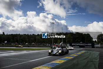 2024-06-16 - 37 FLUXA Lorenzo (spa), JAKOBSEN Malthe (dnk), MIYATA Ritomo (jpn), Cool Racing, Oreca 07 - Gibson #37, LMP2, action during the 2024 24 Hours of Le Mans, 4th round of the 2024 FIA World Endurance Championship, on the Circuit des 24 Heures du Mans, from June 15 to 16, 2024 in Le Mans, France - 24 HEURES DU MANS 2024 - RACE - ENDURANCE - MOTORS