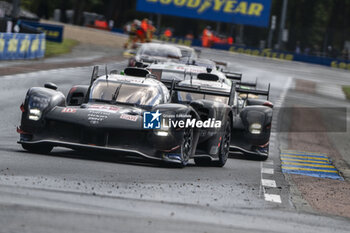 2024-06-16 - 08 BUEMI Sébastien (swi), HARTLEY Brendon (nzl), HIRAKAWA Ryo (jpn), Toyota Gazoo Racing, Toyota GR010 - Hybrid #08, Hypercar, FIA WEC, action during the 2024 24 Hours of Le Mans, 4th round of the 2024 FIA World Endurance Championship, on the Circuit des 24 Heures du Mans, from June 15 to 16, 2024 in Le Mans, France - 24 HEURES DU MANS 2024 - RACE - ENDURANCE - MOTORS