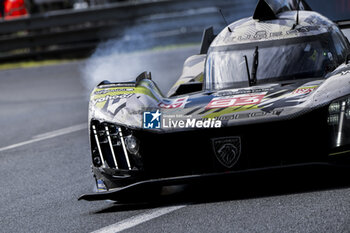 2024-06-16 - 93 VERGNE Jean-Eric (fra), JENSEN Mikkel (dnk), MULLER Nico (swi), Peugeot TotalEnergies, Peugeot 9x8 #93, Hypercar, FIA WEC, action during the 2024 24 Hours of Le Mans, 4th round of the 2024 FIA World Endurance Championship, on the Circuit des 24 Heures du Mans, from June 15 to 16, 2024 in Le Mans, France - 24 HEURES DU MANS 2024 - RACE - ENDURANCE - MOTORS