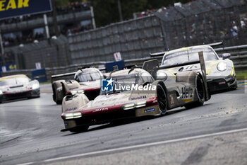 2024-06-16 - 38 RASMUSSEN Oliver (dnk), HANSON Philip (gbr), BUTTON Jenson (gbr), Hertz Team Jota, Porsche 963 #38, Hypercar, FIA WEC, action during the 2024 24 Hours of Le Mans, 4th round of the 2024 FIA World Endurance Championship, on the Circuit des 24 Heures du Mans, from June 15 to 16, 2024 in Le Mans, France - 24 HEURES DU MANS 2024 - RACE - ENDURANCE - MOTORS