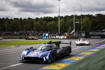 2024-06-16 - 02 BAMBER Earl (nzl), LYNN Alex (gbr), PALOU Alex (spa), Cadillac Racing, Cadillac V-Series.R #02, Hypercar, FIA WEC, action during the 2024 24 Hours of Le Mans, 4th round of the 2024 FIA World Endurance Championship, on the Circuit des 24 Heures du Mans, from June 15 to 16, 2024 in Le Mans, France - 24 HEURES DU MANS 2024 - RACE - ENDURANCE - MOTORS