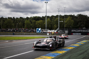 2024-06-16 - 07 LOPEZ José María (arg), KOBAYASHI Kamui (jpn), DE VRIES Nyck (nld), Toyota Gazoo Racing, Toyota GR010 - Hybrid #07, Hypercar, FIA WEC, action during the 2024 24 Hours of Le Mans, 4th round of the 2024 FIA World Endurance Championship, on the Circuit des 24 Heures du Mans, from June 15 to 16, 2024 in Le Mans, France - 24 HEURES DU MANS 2024 - RACE - ENDURANCE - MOTORS