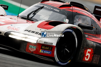 2024-06-16 - 05 CAMPBELL Matt (aus), CHRISTENSEN Michael (dnk), MAKOWIECKI Frédéric (fra), Porsche Penske Motorsport, Porsche 963 #05, Hypercar, FIA WEC, action during the 2024 24 Hours of Le Mans, 4th round of the 2024 FIA World Endurance Championship, on the Circuit des 24 Heures du Mans, from June 15 to 16, 2024 in Le Mans, France - 24 HEURES DU MANS 2024 - RACE - ENDURANCE - MOTORS