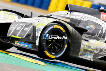 2024-06-16 - 94 VANDOORNE Stoffel (bel), DUVAL Loïc (fra), DI RESTA Paul (gbr), Peugeot TotalEnergies, Peugeot 9x8 #94, Hypercar, FIA WEC, action during the 2024 24 Hours of Le Mans, 4th round of the 2024 FIA World Endurance Championship, on the Circuit des 24 Heures du Mans, from June 15 to 16, 2024 in Le Mans, France - 24 HEURES DU MANS 2024 - RACE - ENDURANCE - MOTORS