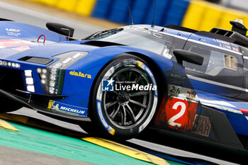 2024-06-16 - 02 BAMBER Earl (nzl), LYNN Alex (gbr), PALOU Alex (spa), Cadillac Racing, Cadillac V-Series.R #02, Hypercar, FIA WEC, action during the 2024 24 Hours of Le Mans, 4th round of the 2024 FIA World Endurance Championship, on the Circuit des 24 Heures du Mans, from June 15 to 16, 2024 in Le Mans, France - 24 HEURES DU MANS 2024 - RACE - ENDURANCE - MOTORS