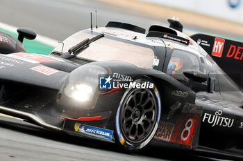 2024-06-16 - 08 BUEMI Sébastien (swi), HARTLEY Brendon (nzl), HIRAKAWA Ryo (jpn), Toyota Gazoo Racing, Toyota GR010 - Hybrid #08, Hypercar, FIA WEC, action during the 2024 24 Hours of Le Mans, 4th round of the 2024 FIA World Endurance Championship, on the Circuit des 24 Heures du Mans, from June 15 to 16, 2024 in Le Mans, France - 24 HEURES DU MANS 2024 - RACE - ENDURANCE - MOTORS