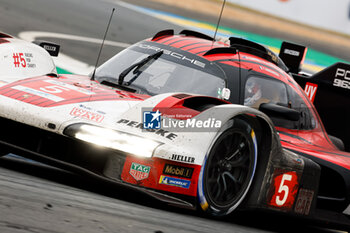 2024-06-16 - 05 CAMPBELL Matt (aus), CHRISTENSEN Michael (dnk), MAKOWIECKI Frédéric (fra), Porsche Penske Motorsport, Porsche 963 #05, Hypercar, FIA WEC, actionN during the 2024 24 Hours of Le Mans, 4th round of the 2024 FIA World Endurance Championship, on the Circuit des 24 Heures du Mans, from June 15 to 16, 2024 in Le Mans, France - 24 HEURES DU MANS 2024 - RACE - ENDURANCE - MOTORS