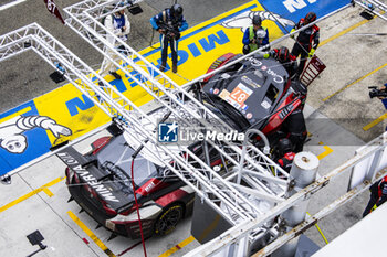 2024-06-16 - 87 HAWKSWORTH Jack (gbr), KIMURA Takeshi (jpn), MASSON Esteban (fra), Akkodis ASP Team, Lexus RC F GT3 #87, LM GT3, FIA WEC, problem with bonnet during the 2024 24 Hours of Le Mans, 4th round of the 2024 FIA World Endurance Championship, on the Circuit des 24 Heures du Mans, from June 15 to 16, 2024 in Le Mans, France - 24 HEURES DU MANS 2024 - RACE - ENDURANCE - MOTORS