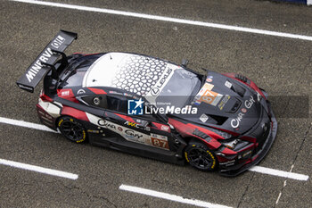 2024-06-16 - 87 HAWKSWORTH Jack (gbr), KIMURA Takeshi (jpn), MASSON Esteban (fra), Akkodis ASP Team, Lexus RC F GT3 #87, LM GT3, FIA WEC, problem with bonnet during the 2024 24 Hours of Le Mans, 4th round of the 2024 FIA World Endurance Championship, on the Circuit des 24 Heures du Mans, from June 15 to 16, 2024 in Le Mans, France - 24 HEURES DU MANS 2024 - RACE - ENDURANCE - MOTORS