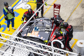 2024-06-16 - 87 HAWKSWORTH Jack (gbr), KIMURA Takeshi (jpn), MASSON Esteban (fra), Akkodis ASP Team, Lexus RC F GT3 #87, LM GT3, FIA WEC, problem with bonnet during the 2024 24 Hours of Le Mans, 4th round of the 2024 FIA World Endurance Championship, on the Circuit des 24 Heures du Mans, from June 15 to 16, 2024 in Le Mans, France - 24 HEURES DU MANS 2024 - RACE - ENDURANCE - MOTORS