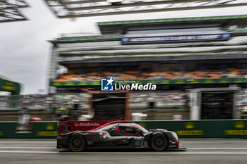 2024-06-16 - 47 RAO Naveen (usa), BELL Matthew (gbr), VESTI Frédérik (dnk), Cool Racing, Oreca 07 - Gibson #47, LMP2 PRO/AM, pitlane, during the 2024 24 Hours of Le Mans, 4th round of the 2024 FIA World Endurance Championship, on the Circuit des 24 Heures du Mans, from June 15 to 16, 2024 in Le Mans, France - 24 HEURES DU MANS 2024 - RACE - ENDURANCE - MOTORS