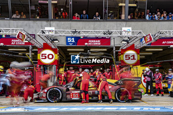 2024-06-16 - 51 PIER GUIDI Alessandro (ita), CALADO James (gbr), GIOVINAZZI Antonio (ita), Ferrari AF Corse, Ferrari 499P #51, Hypercar, FIA WEC, action, pitlane, pitstop, arrêt aux stands during the 2024 24 Hours of Le Mans, 4th round of the 2024 FIA World Endurance Championship, on the Circuit des 24 Heures du Mans, from June 15 to 16, 2024 in Le Mans, France - 24 HEURES DU MANS 2024 - RACE - ENDURANCE - MOTORS