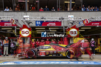 2024-06-16 - 51 PIER GUIDI Alessandro (ita), CALADO James (gbr), GIOVINAZZI Antonio (ita), Ferrari AF Corse, Ferrari 499P #51, Hypercar, FIA WEC, action, pitlane, pitstop, arrêt aux stands during the 2024 24 Hours of Le Mans, 4th round of the 2024 FIA World Endurance Championship, on the Circuit des 24 Heures du Mans, from June 15 to 16, 2024 in Le Mans, France - 24 HEURES DU MANS 2024 - RACE - ENDURANCE - MOTORS