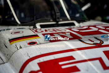 2024-06-16 - 99 TINCKNELL Harry (gbr), JANI Neel (swi), ANDLAUER Julien (fra), Proton Competition, Porsche 963 #99, Hypercar, FIA WEC, illustration, box during the 2024 24 Hours of Le Mans, 4th round of the 2024 FIA World Endurance Championship, on the Circuit des 24 Heures du Mans, from June 15 to 16, 2024 in Le Mans, France - 24 HEURES DU MANS 2024 - RACE - ENDURANCE - MOTORS