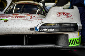 2024-06-16 - 99 TINCKNELL Harry (gbr), JANI Neel (swi), ANDLAUER Julien (fra), Proton Competition, Porsche 963 #99, Hypercar, FIA WEC, illustration, box during the 2024 24 Hours of Le Mans, 4th round of the 2024 FIA World Endurance Championship, on the Circuit des 24 Heures du Mans, from June 15 to 16, 2024 in Le Mans, France - 24 HEURES DU MANS 2024 - RACE - ENDURANCE - MOTORS