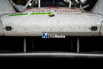 2024-06-16 - 99 TINCKNELL Harry (gbr), JANI Neel (swi), ANDLAUER Julien (fra), Proton Competition, Porsche 963 #99, Hypercar, FIA WEC, illustration, box during the 2024 24 Hours of Le Mans, 4th round of the 2024 FIA World Endurance Championship, on the Circuit des 24 Heures du Mans, from June 15 to 16, 2024 in Le Mans, France - 24 HEURES DU MANS 2024 - RACE - ENDURANCE - MOTORS