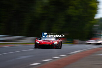 2024-06-16 - 70 IRIBE Brendan (usa), MILLROY Ollie (gar), SCHANDORFF Frederik (dnk), Inception Racing, McLaren 720S LMGT3 Evo, LM GT3, action during the 2024 24 Hours of Le Mans, 4th round of the 2024 FIA World Endurance Championship, on the Circuit des 24 Heures du Mans, from June 15 to 16, 2024 in Le Mans, France - 24 HEURES DU MANS 2024 - RACE - ENDURANCE - MOTORS