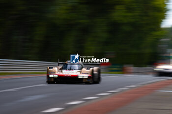 2024-06-16 - 12 STEVENS Will (gbr), ILOTT Callum (gbr), NATO Norman (fra), Hertz Team Jota, Porsche 963 #12, Hypercar, FIA WEC, action during the 2024 24 Hours of Le Mans, 4th round of the 2024 FIA World Endurance Championship, on the Circuit des 24 Heures du Mans, from June 15 to 16, 2024 in Le Mans, France - 24 HEURES DU MANS 2024 - RACE - ENDURANCE - MOTORS