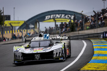 2024-06-16 - 93 VERGNE Jean-Eric (fra), JENSEN Mikkel (dnk), MULLER Nico (swi), Peugeot TotalEnergies, Peugeot 9x8 #93, Hypercar, FIA WEC, action during the 2024 24 Hours of Le Mans, 4th round of the 2024 FIA World Endurance Championship, on the Circuit des 24 Heures du Mans, from June 15 to 16, 2024 in Le Mans, France - 24 HEURES DU MANS 2024 - RACE - ENDURANCE - MOTORS