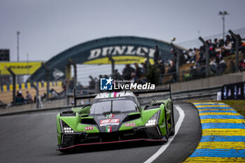 2024-06-16 - 63 BORTOLOTTI Mirko (ita), MORTARA Edoardo (ita), KVYAT Daniil, Lamborghini Iron Lynx, Lamborghini SC63 #63, Hypercar, FIA WEC, action during the 2024 24 Hours of Le Mans, 4th round of the 2024 FIA World Endurance Championship, on the Circuit des 24 Heures du Mans, from June 15 to 16, 2024 in Le Mans, France - 24 HEURES DU MANS 2024 - RACE - ENDURANCE - MOTORS