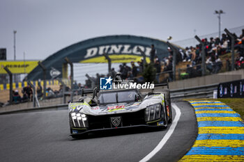 2024-06-16 - 94 VANDOORNE Stoffel (bel), DUVAL Loïc (fra), DI RESTA Paul (gbr), Peugeot TotalEnergies, Peugeot 9x8 #94, Hypercar, FIA WEC, action during the 2024 24 Hours of Le Mans, 4th round of the 2024 FIA World Endurance Championship, on the Circuit des 24 Heures du Mans, from June 15 to 16, 2024 in Le Mans, France - 24 HEURES DU MANS 2024 - RACE - ENDURANCE - MOTORS