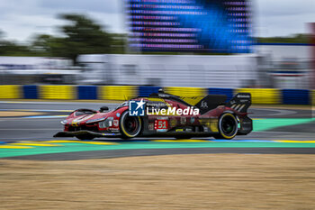 2024-06-16 - 51 PIER GUIDI Alessandro (ita), CALADO James (gbr), GIOVINAZZI Antonio (ita), Ferrari AF Corse, Ferrari 499P #51, Hypercar, FIA WEC, action during the 2024 24 Hours of Le Mans, 4th round of the 2024 FIA World Endurance Championship, on the Circuit des 24 Heures du Mans, from June 15 to 16, 2024 in Le Mans, France - 24 HEURES DU MANS 2024 - RACE - ENDURANCE - MOTORS