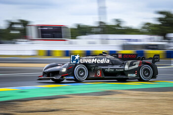 2024-06-16 - 08 BUEMI Sébastien (swi), HARTLEY Brendon (nzl), HIRAKAWA Ryo (jpn), Toyota Gazoo Racing, Toyota GR010 - Hybrid #08, Hypercar, FIA WEC, action during the 2024 24 Hours of Le Mans, 4th round of the 2024 FIA World Endurance Championship, on the Circuit des 24 Heures du Mans, from June 15 to 16, 2024 in Le Mans, France - 24 HEURES DU MANS 2024 - RACE - ENDURANCE - MOTORS