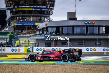 2024-06-16 - 05 CAMPBELL Matt (aus), CHRISTENSEN Michael (dnk), MAKOWIECKI Frédéric (fra), Porsche Penske Motorsport, Porsche 963 #05, Hypercar, FIA WEC, action MMA Branding during the 2024 24 Hours of Le Mans, 4th round of the 2024 FIA World Endurance Championship, on the Circuit des 24 Heures du Mans, from June 15 to 16, 2024 in Le Mans, France - 24 HEURES DU MANS 2024 - RACE - ENDURANCE - MOTORS