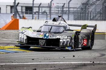 2024-06-16 - 94 VANDOORNE Stoffel (bel), DUVAL Loïc (fra), DI RESTA Paul (gbr), Peugeot TotalEnergies, Peugeot 9x8 #94, Hypercar, FIA WEC, action during the 2024 24 Hours of Le Mans, 4th round of the 2024 FIA World Endurance Championship, on the Circuit des 24 Heures du Mans, from June 15 to 16, 2024 in Le Mans, France - 24 HEURES DU MANS 2024 - RACE - ENDURANCE - MOTORS