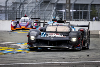 2024-06-16 - 07 LOPEZ José María (arg), KOBAYASHI Kamui (jpn), DE VRIES Nyck (nld), Toyota Gazoo Racing, Toyota GR010 - Hybrid #07, Hypercar, FIA WEC, action during the 2024 24 Hours of Le Mans, 4th round of the 2024 FIA World Endurance Championship, on the Circuit des 24 Heures du Mans, from June 15 to 16, 2024 in Le Mans, France - 24 HEURES DU MANS 2024 - RACE - ENDURANCE - MOTORS