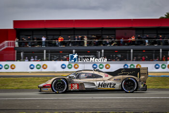 2024-06-16 - 38 RASMUSSEN Oliver (dnk), HANSON Philip (gbr), BUTTON Jenson (gbr), Hertz Team Jota, Porsche 963 #38, Hypercar, FIA WEC, action MMA Branding during the 2024 24 Hours of Le Mans, 4th round of the 2024 FIA World Endurance Championship, on the Circuit des 24 Heures du Mans, from June 15 to 16, 2024 in Le Mans, France - 24 HEURES DU MANS 2024 - RACE - ENDURANCE - MOTORS