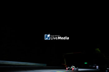 2024-06-16 - 94 VANDOORNE Stoffel (bel), DUVAL Loïc (fra), DI RESTA Paul (gbr), Peugeot TotalEnergies, Peugeot 9x8 #94, Hypercar, FIA WEC, action during the 2024 24 Hours of Le Mans, 4th round of the 2024 FIA World Endurance Championship, on the Circuit des 24 Heures du Mans, from June 15 to 16, 2024 in Le Mans, France - 24 HEURES DU MANS 2024 - RACE - ENDURANCE - MOTORS