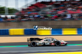 2024-06-16 - 38 RASMUSSEN Oliver (dnk), HANSON Philip (gbr), BUTTON Jenson (gbr), Hertz Team Jota, Porsche 963 #38, Hypercar, FIA WEC, action during the 2024 24 Hours of Le Mans, 4th round of the 2024 FIA World Endurance Championship, on the Circuit des 24 Heures du Mans, from June 15 to 16, 2024 in Le Mans, France - 24 HEURES DU MANS 2024 - RACE - ENDURANCE - MOTORS