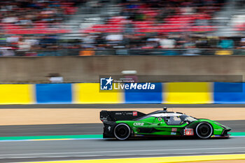 2024-06-16 - 63 BORTOLOTTI Mirko (ita), MORTARA Edoardo (ita), KVYAT Daniil, Lamborghini Iron Lynx, Lamborghini SC63 #63, Hypercar, FIA WEC, action during the 2024 24 Hours of Le Mans, 4th round of the 2024 FIA World Endurance Championship, on the Circuit des 24 Heures du Mans, from June 15 to 16, 2024 in Le Mans, France - 24 HEURES DU MANS 2024 - RACE - ENDURANCE - MOTORS