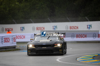 2024-06-16 - 88 OLSEN Dennis (dnk), PEDERSEN Mikkel (dnk), RODA Giorgio (ita), Proton Competition, Ford Mustang GT3 #88, LM GT3, FIA WEC, action during the 2024 24 Hours of Le Mans, 4th round of the 2024 FIA World Endurance Championship, on the Circuit des 24 Heures du Mans, from June 15 to 16, 2024 in Le Mans, France - 24 HEURES DU MANS 2024 - RACE - ENDURANCE - MOTORS