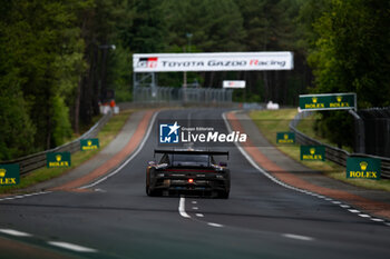 2024-06-16 - 91 LIETZ Richard (aut), SCHURING Morris (nld), SHAHIN Yasser (aus), Manthey EMA, Porsche 911 GT3 R #91, LM GT3, FIA WEC, action during the 2024 24 Hours of Le Mans, 4th round of the 2024 FIA World Endurance Championship, on the Circuit des 24 Heures du Mans, from June 15 to 16, 2024 in Le Mans, France - 24 HEURES DU MANS 2024 - RACE - ENDURANCE - MOTORS