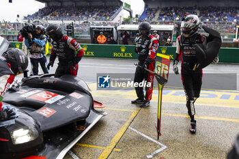 2024-06-16 - HARTLEY Brendon (nzl), Toyota Gazoo Racing, Toyota GR010 - Hybrid #08, Hypercar, FIA WEC, portrait during the 2024 24 Hours of Le Mans, 4th round of the 2024 FIA World Endurance Championship, on the Circuit des 24 Heures du Mans, from June 15 to 16, 2024 in Le Mans, France - 24 HEURES DU MANS 2024 - RACE - ENDURANCE - MOTORS