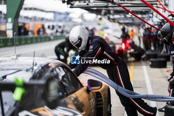 2024-06-16 - 91 LIETZ Richard (aut), SCHURING Morris (nld), SHAHIN Yasser (aus), Manthey EMA, Porsche 911 GT3 R #91, LM GT3, FIA WEC, action during the 2024 24 Hours of Le Mans, 4th round of the 2024 FIA World Endurance Championship, on the Circuit des 24 Heures du Mans, from June 15 to 16, 2024 in Le Mans, France - 24 HEURES DU MANS 2024 - RACE - ENDURANCE - MOTORS