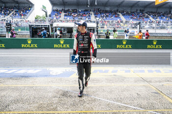 2024-06-16 - BUEMI Sébastien (swi), Toyota Gazoo Racing, Toyota GR010 - Hybrid #08, Hypercar, FIA WEC, portrait during the 2024 24 Hours of Le Mans, 4th round of the 2024 FIA World Endurance Championship, on the Circuit des 24 Heures du Mans, from June 15 to 16, 2024 in Le Mans, France - 24 HEURES DU MANS 2024 - RACE - ENDURANCE - MOTORS