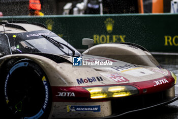 2024-06-16 - 38 RASMUSSEN Oliver (dnk), HANSON Philip (gbr), BUTTON Jenson (gbr), Hertz Team Jota, Porsche 963 #38, Hypercar, FIA WEC, action during the 2024 24 Hours of Le Mans, 4th round of the 2024 FIA World Endurance Championship, on the Circuit des 24 Heures du Mans, from June 15 to 16, 2024 in Le Mans, France - 24 HEURES DU MANS 2024 - RACE - ENDURANCE - MOTORS