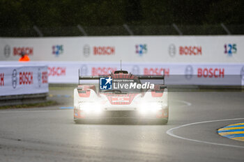 2024-06-16 - 05 CAMPBELL Matt (aus), CHRISTENSEN Michael (dnk), MAKOWIECKI Frédéric (fra), Porsche Penske Motorsport, Porsche 963 #05, Hypercar, FIA WEC, action during the 2024 24 Hours of Le Mans, 4th round of the 2024 FIA World Endurance Championship, on the Circuit des 24 Heures du Mans, from June 15 to 16, 2024 in Le Mans, France - 24 HEURES DU MANS 2024 - RACE - ENDURANCE - MOTORS