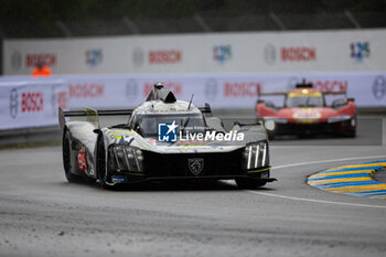 2024-06-16 - 94 VANDOORNE Stoffel (bel), DUVAL Loïc (fra), DI RESTA Paul (gbr), Peugeot TotalEnergies, Peugeot 9x8 #94, Hypercar, FIA WEC, action during the 2024 24 Hours of Le Mans, 4th round of the 2024 FIA World Endurance Championship, on the Circuit des 24 Heures du Mans, from June 15 to 16, 2024 in Le Mans, France - 24 HEURES DU MANS 2024 - RACE - ENDURANCE - MOTORS