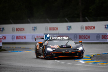 2024-06-16 - 86 WAINWRIGHT Michael (gbr), SERRA Daniel (bra), PERA Riccardo (ita), GR Racing, Ferrari 296 LMGT3 #86, LM GT3, action during the 2024 24 Hours of Le Mans, 4th round of the 2024 FIA World Endurance Championship, on the Circuit des 24 Heures du Mans, from June 15 to 16, 2024 in Le Mans, France - 24 HEURES DU MANS 2024 - RACE - ENDURANCE - MOTORS