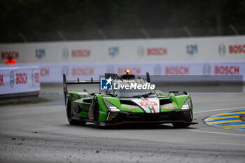 2024-06-16 - 19 GROSJEAN Romain (fra), CALDARELLI Andrea (ita), CAIROLI Matteo (ita), Lamborghini Iron Lynx, Lamborghini SC63 #19, Hypercar, action during the 2024 24 Hours of Le Mans, 4th round of the 2024 FIA World Endurance Championship, on the Circuit des 24 Heures du Mans, from June 15 to 16, 2024 in Le Mans, France - 24 HEURES DU MANS 2024 - RACE - ENDURANCE - MOTORS