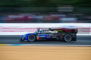 2024-06-16 - 02 BAMBER Earl (nzl), LYNN Alex (gbr), PALOU Alex (spa), Cadillac Racing, Cadillac V-Series.R #02, Hypercar, FIA WEC, action during the 2024 24 Hours of Le Mans, 4th round of the 2024 FIA World Endurance Championship, on the Circuit des 24 Heures du Mans, from June 15 to 16, 2024 in Le Mans, France - 24 HEURES DU MANS 2024 - RACE - ENDURANCE - MOTORS